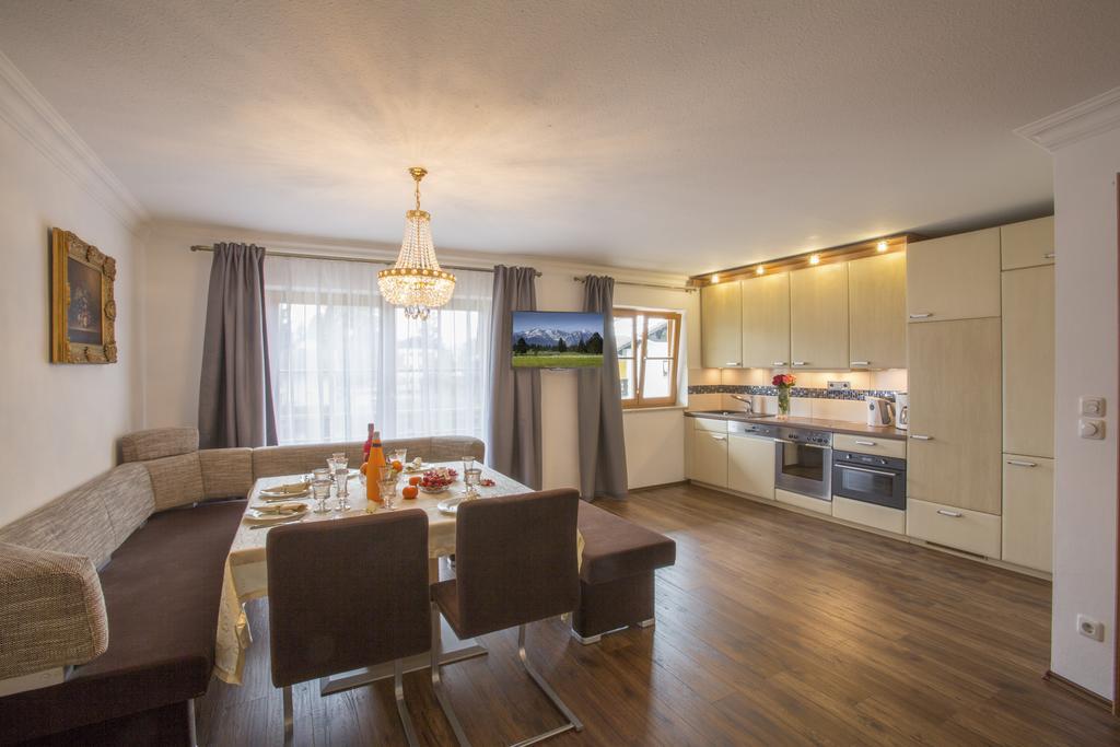 Golden Gapa Central Apartment 4 גרמיש-פרטנקירכן חדר תמונה